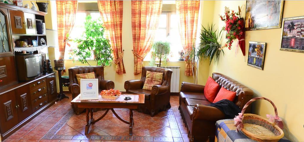 Hostal Bar Stop Hotel Velilla del Rio Carrion Ngoại thất bức ảnh