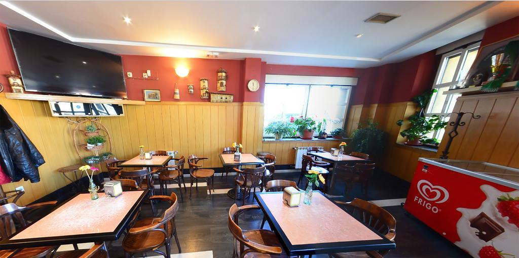 Hostal Bar Stop Hotel Velilla del Rio Carrion Ngoại thất bức ảnh
