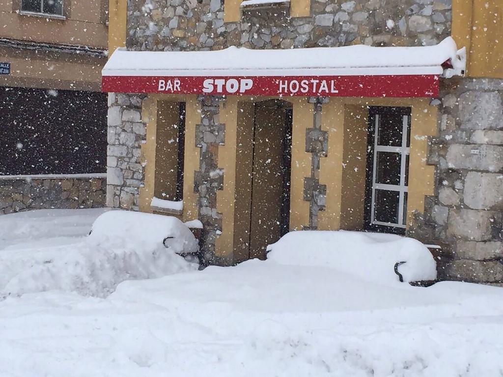 Hostal Bar Stop Hotel Velilla del Rio Carrion Ngoại thất bức ảnh